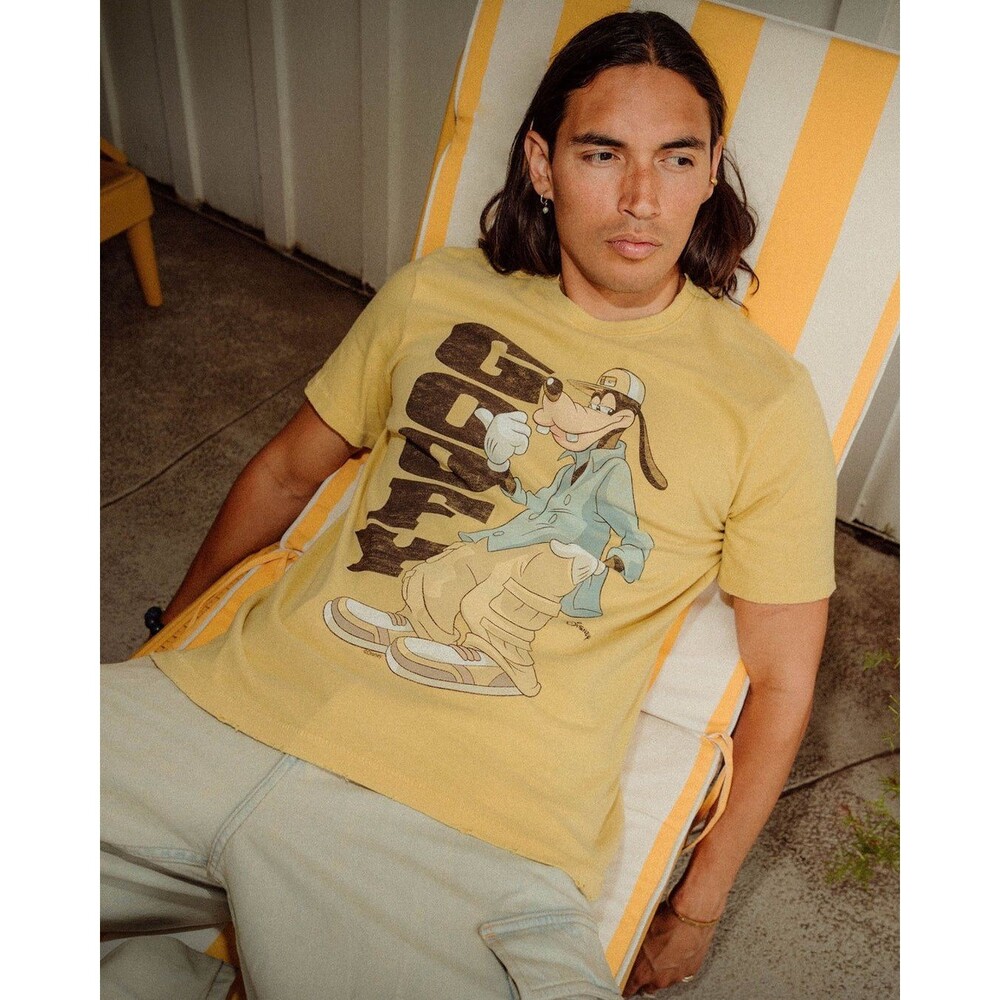 Junk Food Disney Goofy Vintage T-shirt men’s medium distressed yellow Y2K